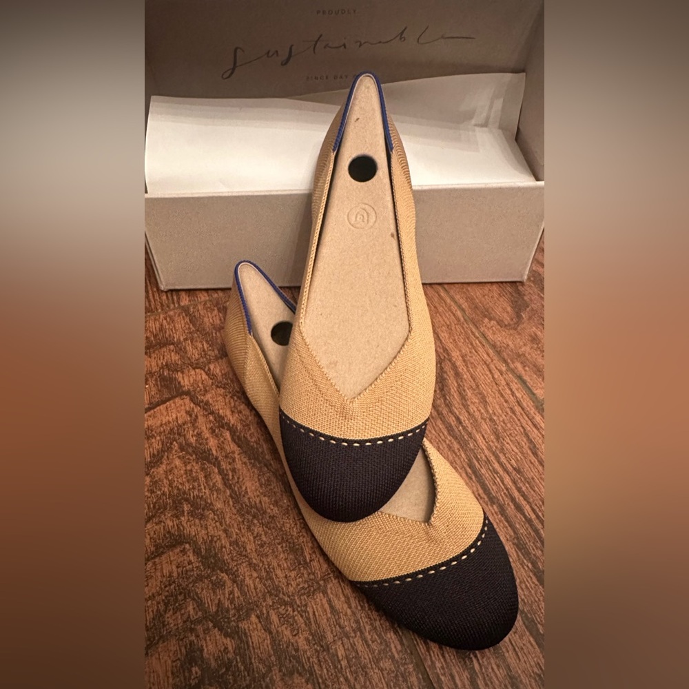 New Rothy’s Camel Captoe size 10 1/2